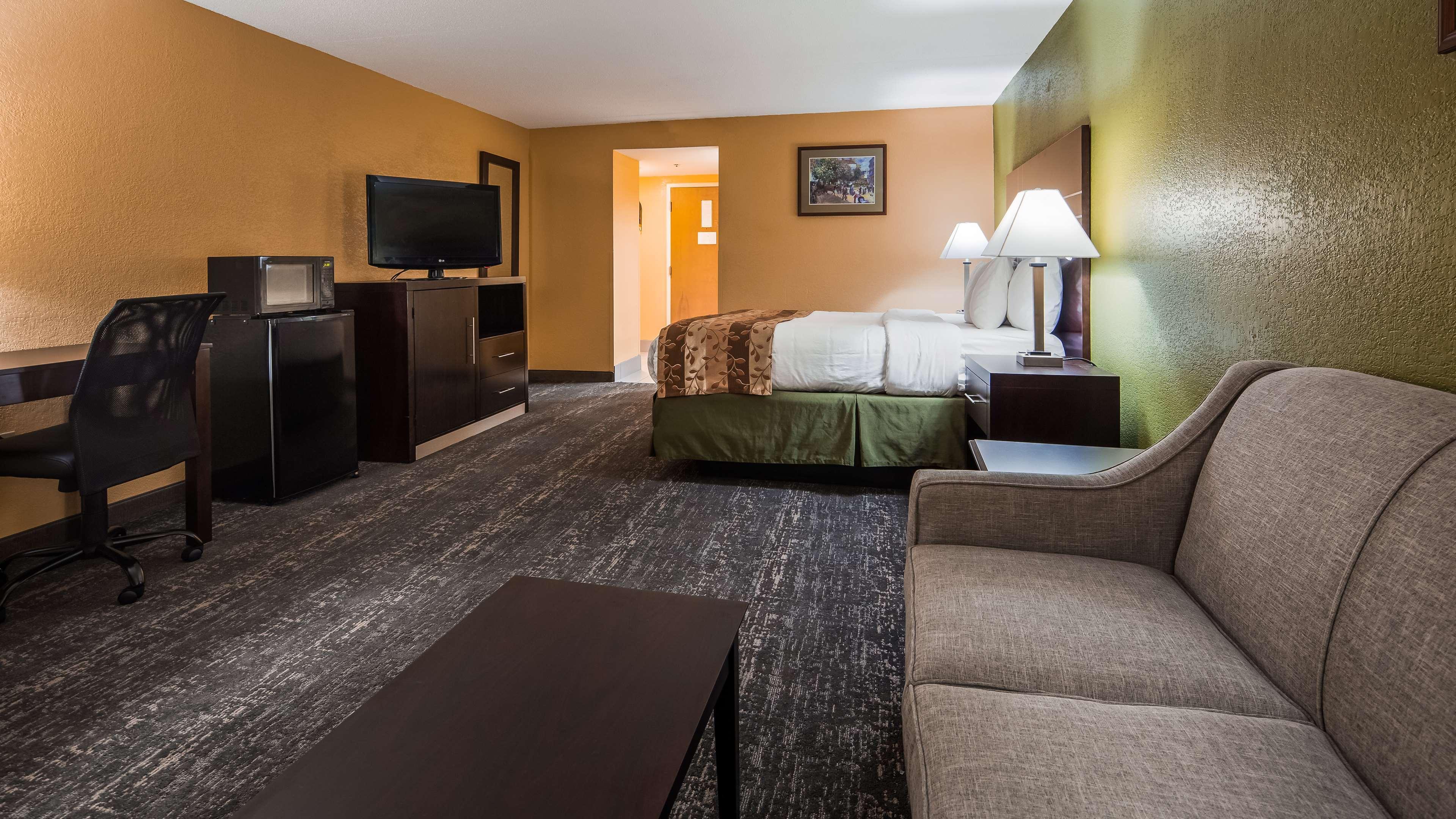 Best Western Luxbury Inn Fort Wayne Exterior photo