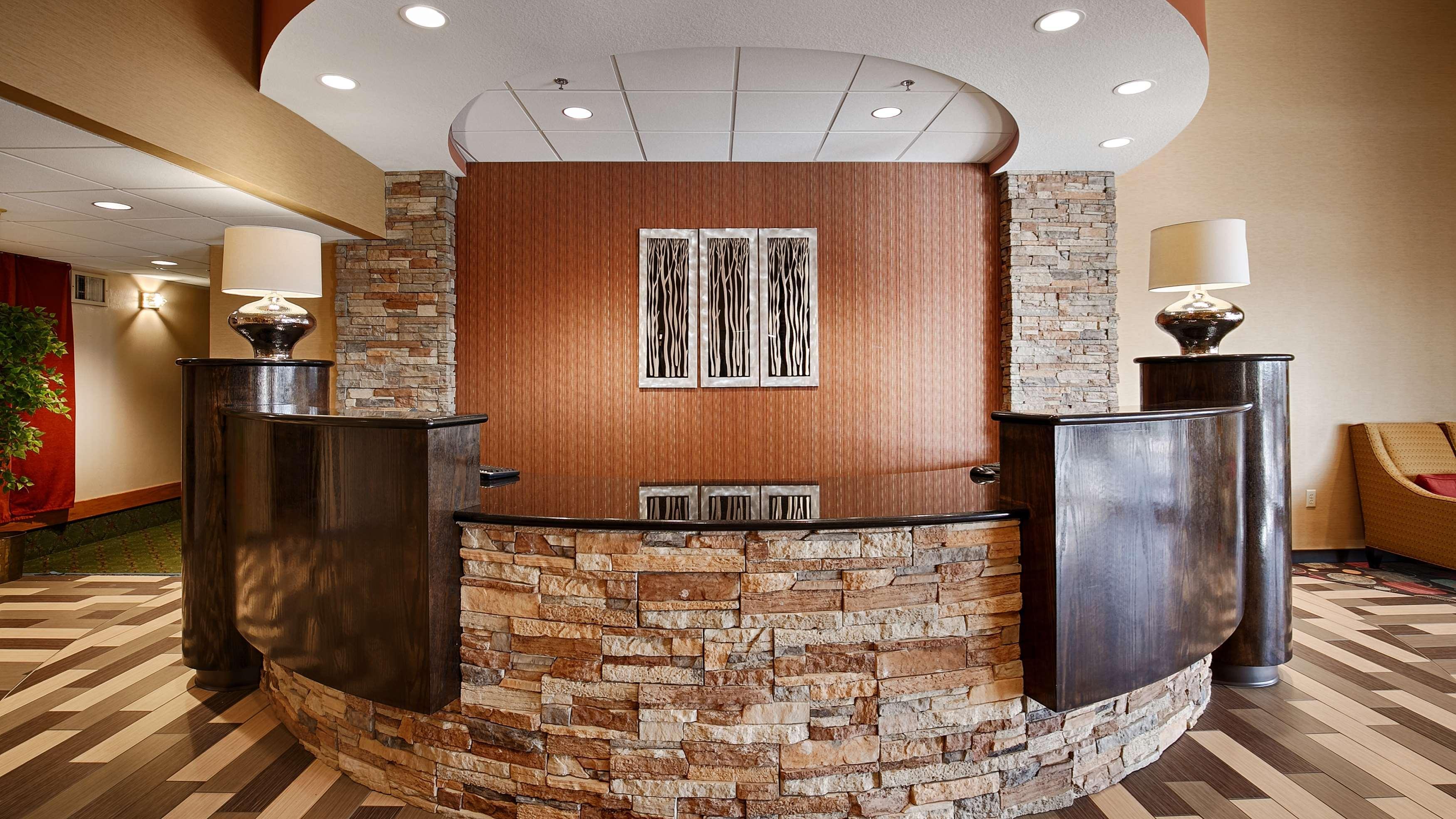 Best Western Luxbury Inn Fort Wayne Exterior photo