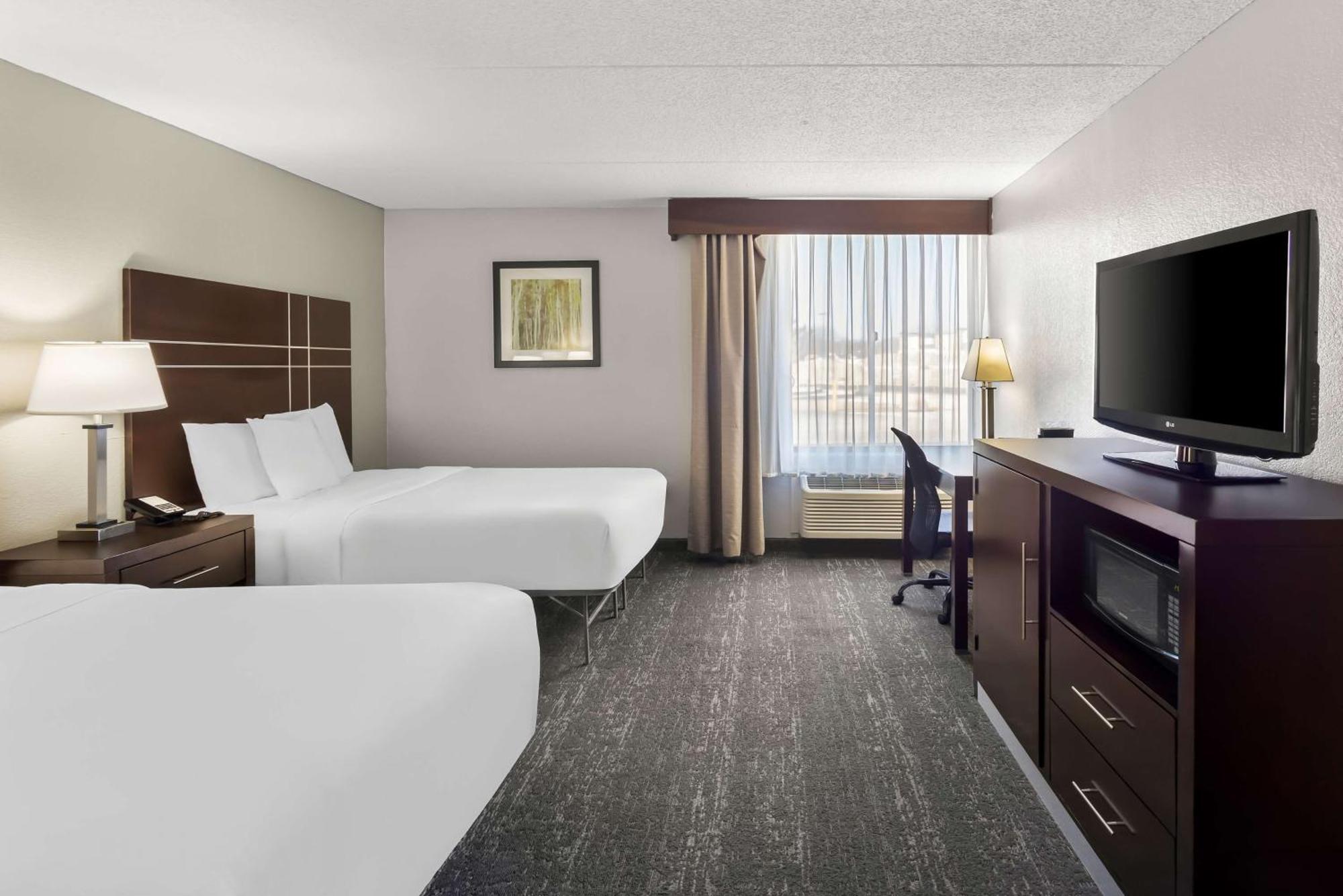 Best Western Luxbury Inn Fort Wayne Exterior photo