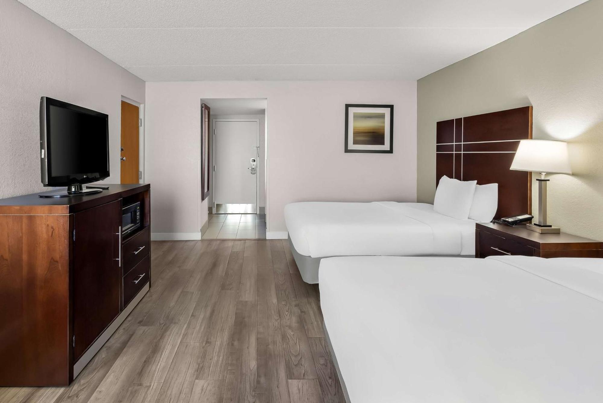 Best Western Luxbury Inn Fort Wayne Exterior photo