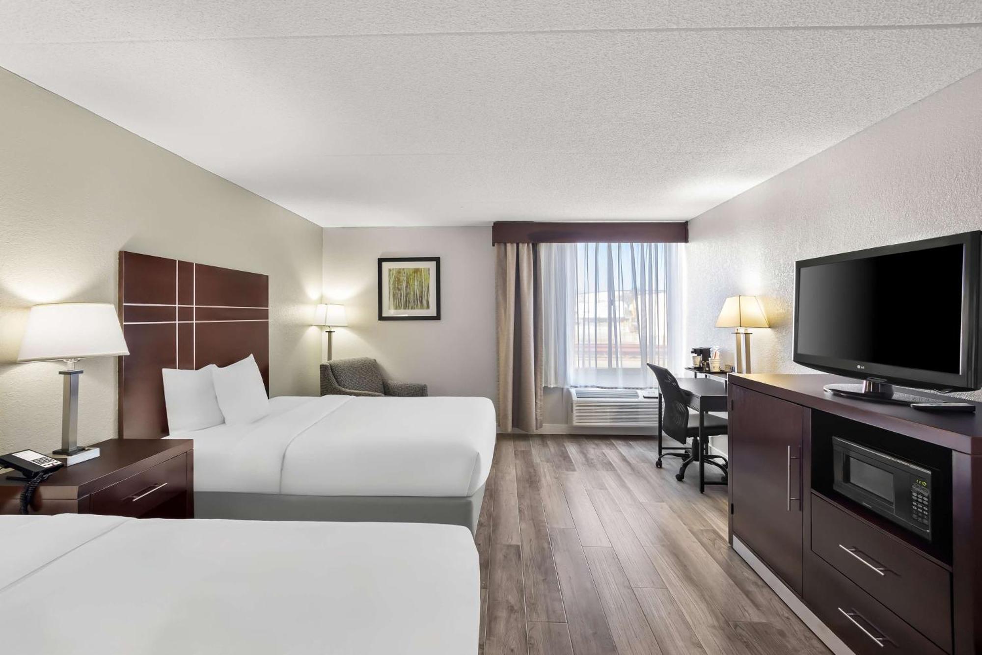 Best Western Luxbury Inn Fort Wayne Exterior photo