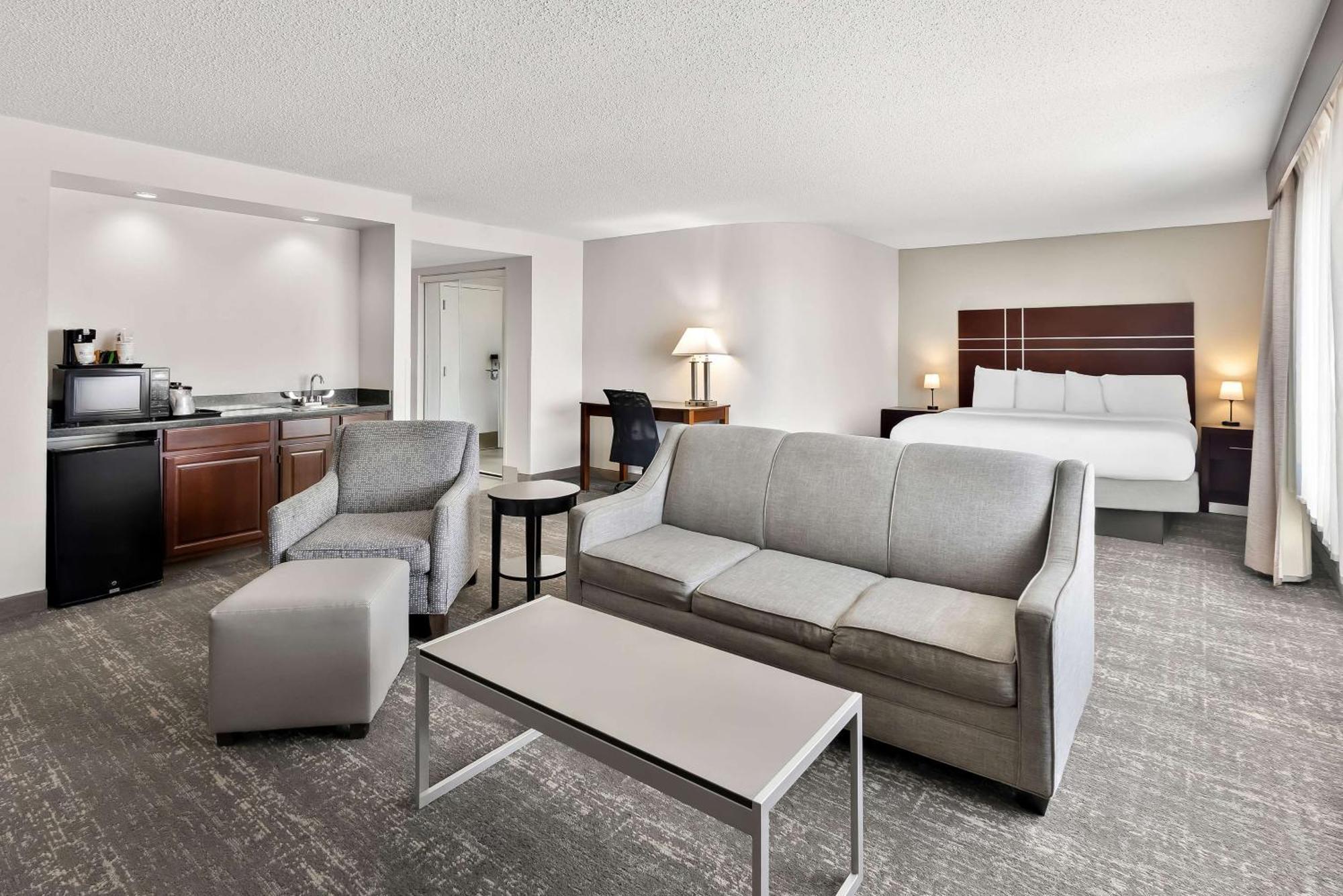 Best Western Luxbury Inn Fort Wayne Exterior photo