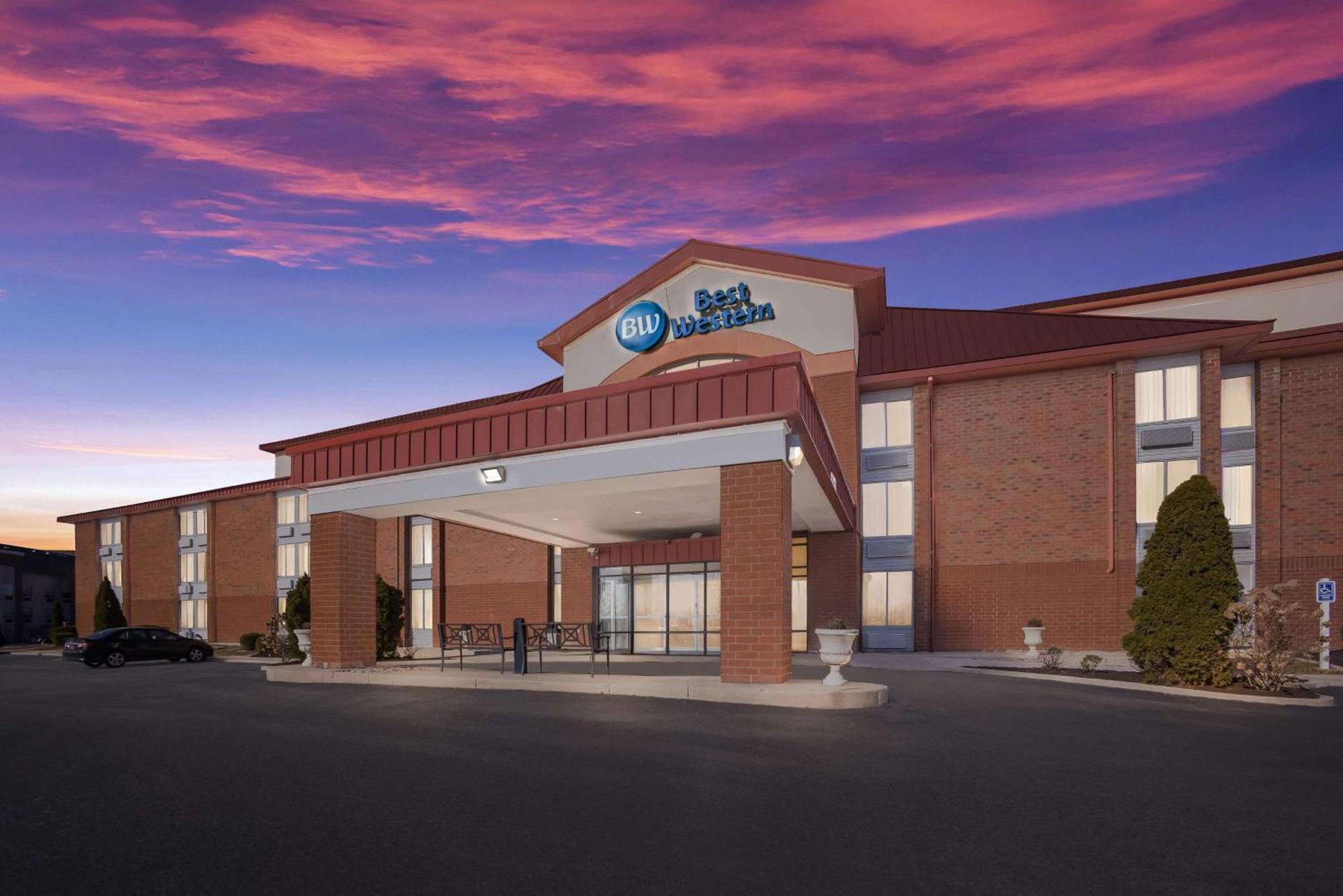 Best Western Luxbury Inn Fort Wayne Exterior photo