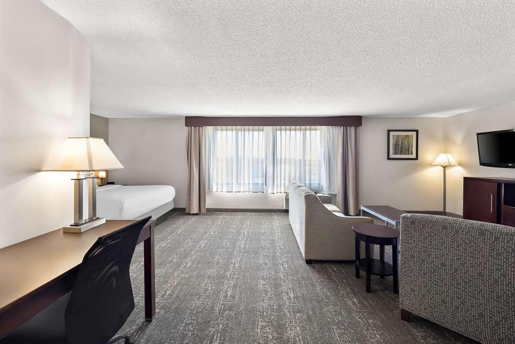 Best Western Luxbury Inn Fort Wayne Room photo