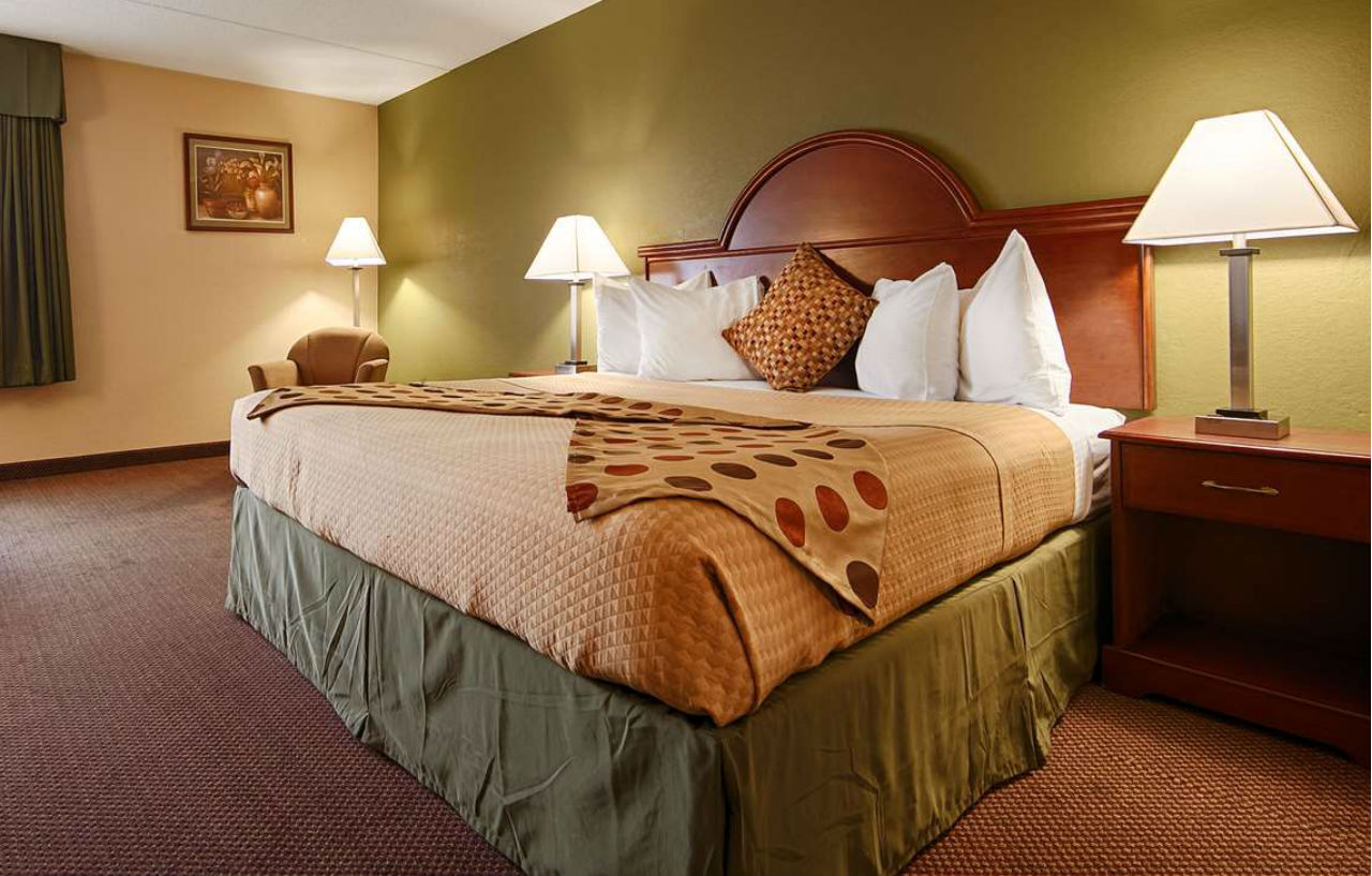 Best Western Luxbury Inn Fort Wayne Exterior photo